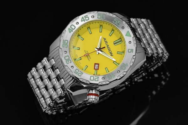 ARAGON Sea Charger Automatic 44mm Yellow