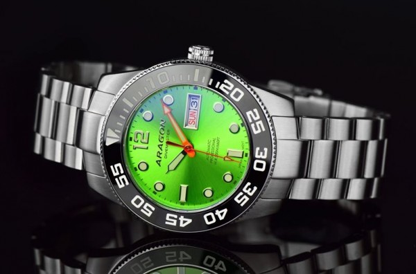 ARAGON Divemaster 42mm Green Automatic Steel
